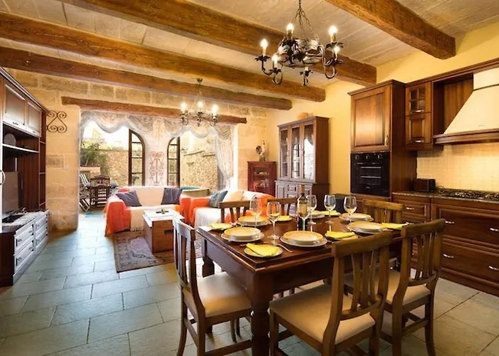 Willa Exceptional In With Private Pool. Nadur