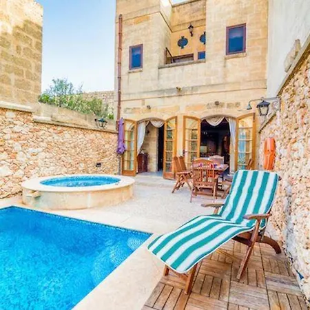 Exceptional In With Private Pool. Villa *