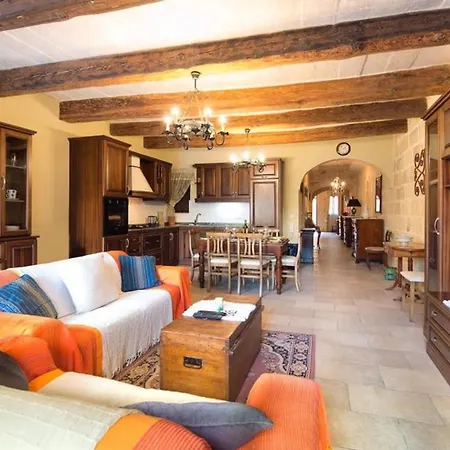 Exceptional In With Private Pool.